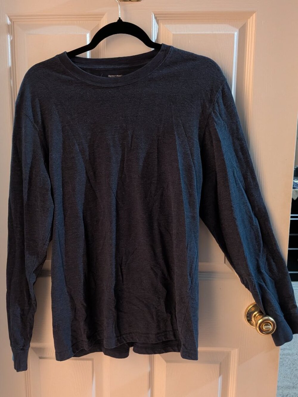 Men's Essential Crewneck Long Sleeve Tee - MEDIUM